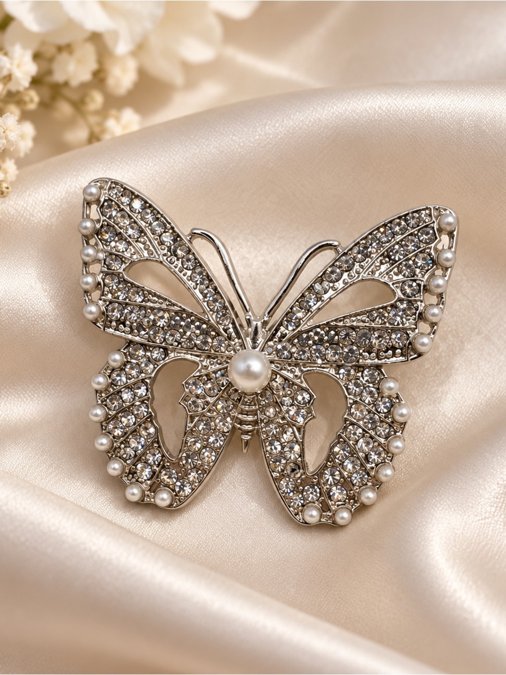 6/$25 - Silver-Tone Rhinestone & Pearl Butterfly Brooch (BN3 po)